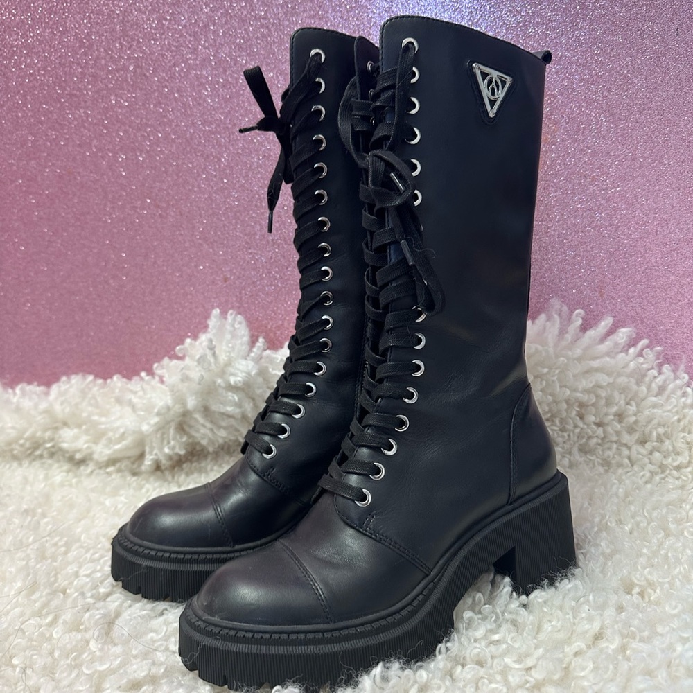 The Wishbone boots - Picture 2 of 4